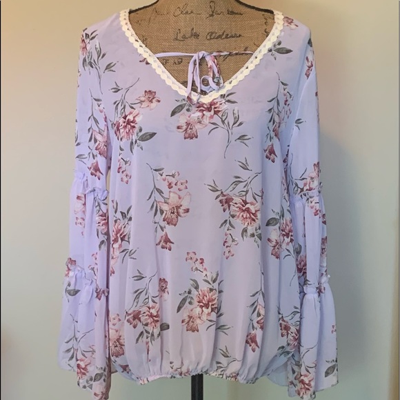 Ember Tops - Lovely floral top-New without tag!